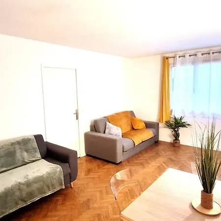 Spacieux 2 Pieces Avec Place De Parking , La Apartment