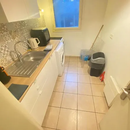 Spacieux 2 Pieces Avec Place De Parking , La Apartment Aubervilliers